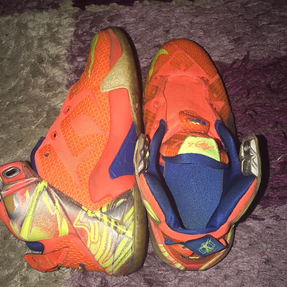 Lebron 12 sneakers